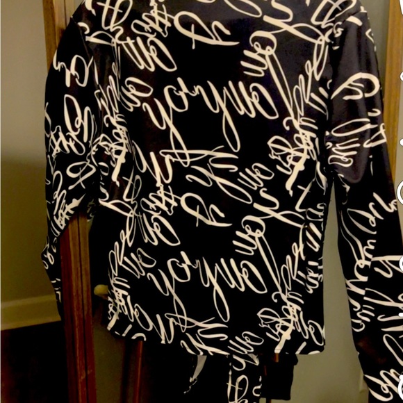 Great top size large worn once - Picture 2 of 3